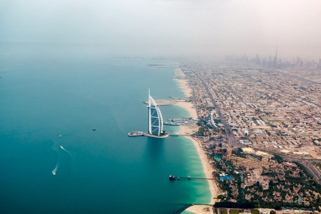 Ντουμπάι : Δεκαπέντε καλλονές βγήκαν γυμνές σε μπαλκόνι ουρανοξύστη – Συνελήφθησαν από τις αρχές