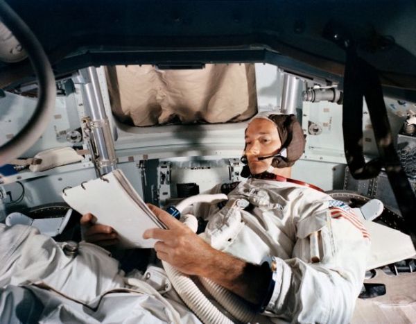 Μάικλ Κόλινς: Πέθανε ο αστροναύτης – Ήταν μέλος του Apollo 11