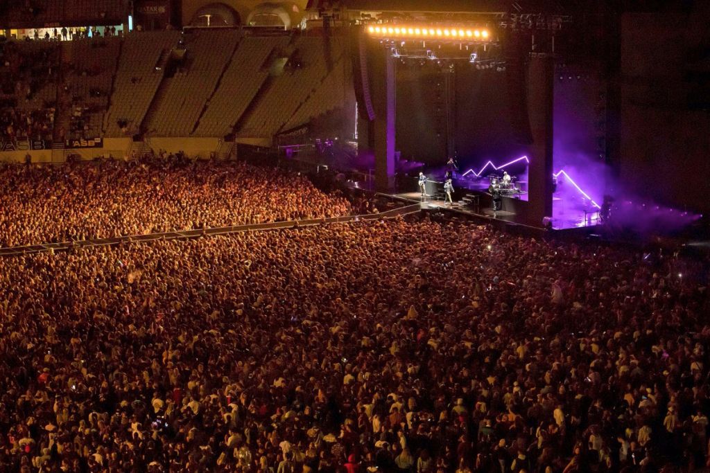 Νέα Ζηλανδία: Συναυλία με 50.000 άτομα χωρίς μάσκες και αποστάσεις