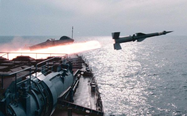 Παιχνίδια πολέμου στη Μαύρη Θάλασσα – Ασκήσεις η Ρωσία, στέλνουν πολεμικά οι ΗΠΑ