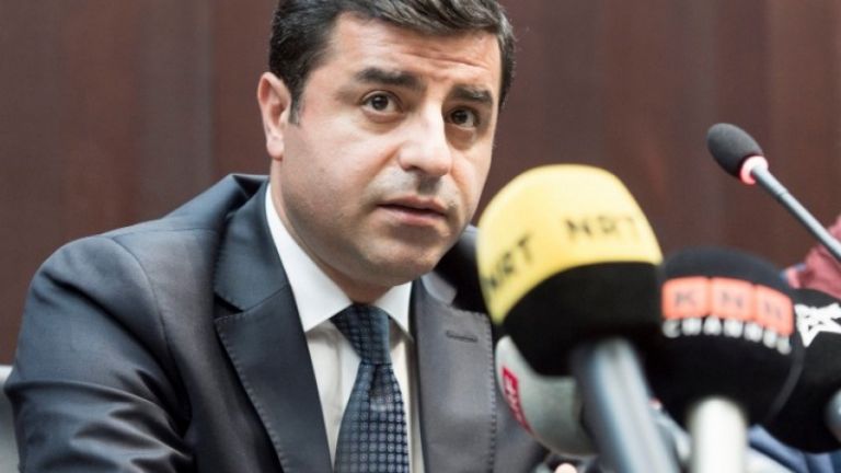 Τουρκία : Επεισοδιακά ξεκίνησε η δίκη 108 μελών του HPD – Αποχώρησαν για λίγοι συνήγοροι υπεράσπισης