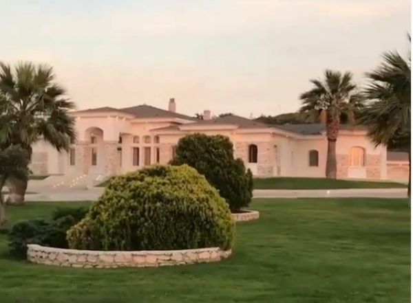 Ρόδος : Δείτε την εντυπωσιακή έπαυλη των 2,5€ εκατ. όπου γυρίζεται το σουηδικό «The Bachelor»