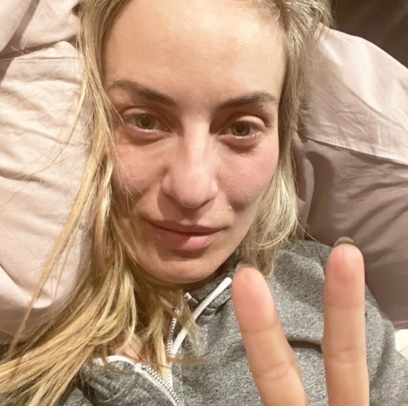 Ελεονώρα Μελέτη: Ταλαιπωρημένη από τον κοροναϊό μετρά τις μέρες – Φωτο