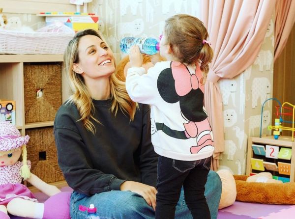 Ελεονώρα Μελέτη: Η κόρη της έφτιαξε τα πιο πρωτότυπα πασχαλινά κουλουράκια