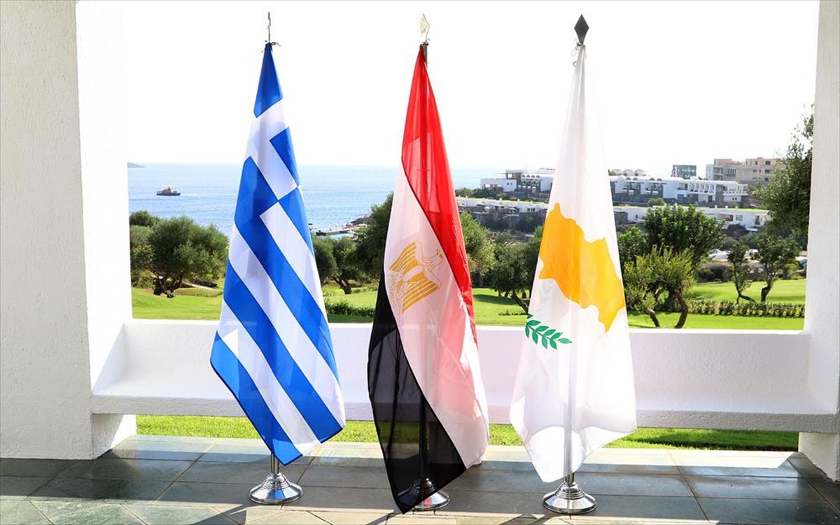 Ελλάδα - Κύπρος - Αίγυπτος: Υπέγραψαν πρόγραμμα τριμερούς στρατιωτικής συνεργασίας