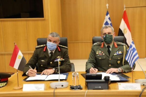 Ελλάδα και Αίγυπτος υπέγραψαν διμερή στρατιωτική συνεργασία για το 2021