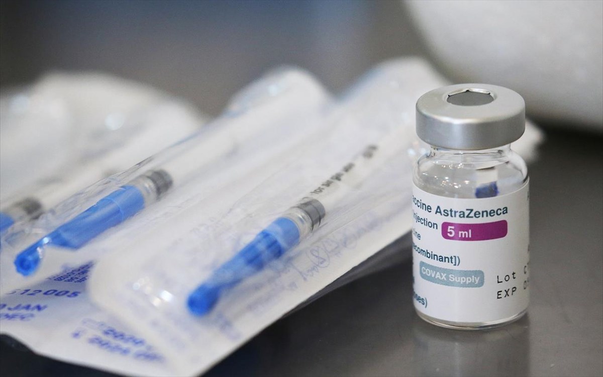 AstraZeneca: Δυο μήνες μεσοδιάστημα στα ραντεβού για εμβόλιο από αύριο