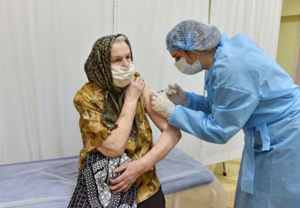 AstraZeneca : Δεν κοπάζει η ανησυχία για το εμβόλιο – Το ύποπτο περιστατικό που αναφέρθηκε