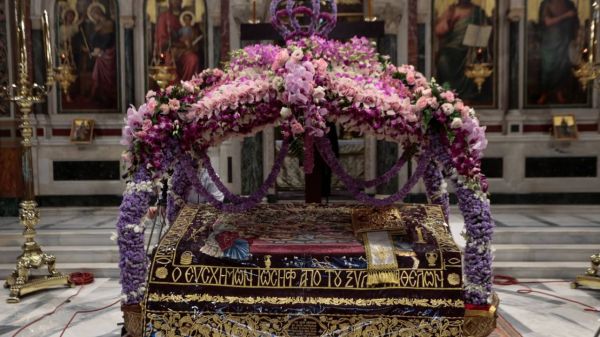 Επιτάφιος: Πώς θα γίνει φέτος η περιφορά του – Όλα τα μέτρα στις εκκλησίες