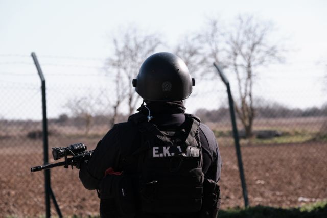 Έβρος : Τον χαβά τους οι Τούρκοι - Drone κάνει βόλτες κοντά στα σύνορα