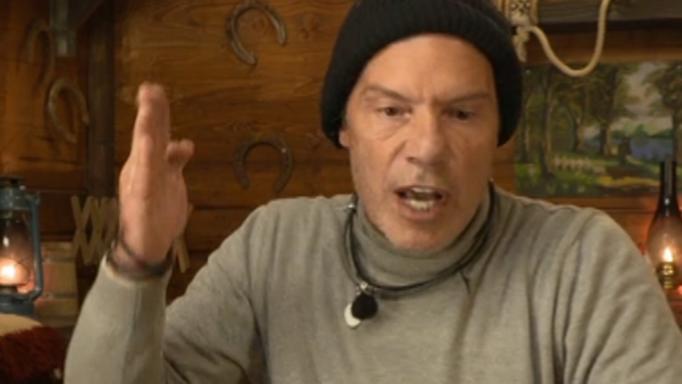 Ξέσπασε ο Στράτος Τζώρτζογλου: «Δεν ήρθα στο παιχνίδι για να γ@μ@σ@ τις αξίες μου»