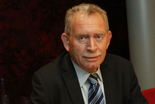 Οι δήμοι δίπλα στους πληττόμενους καλλιτέχνες