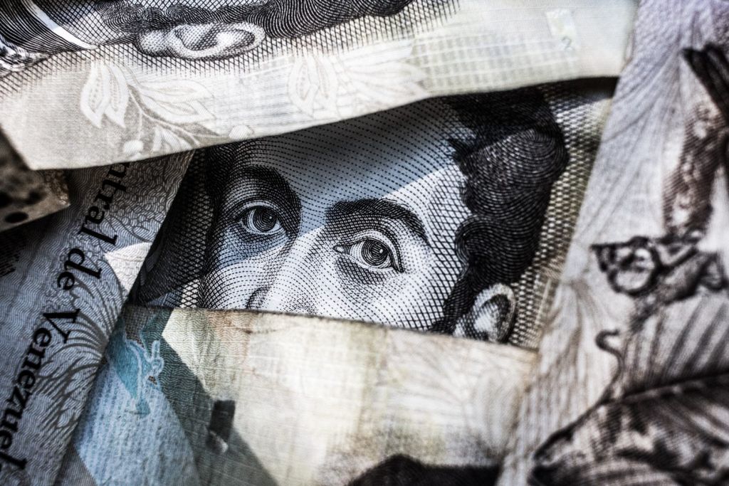 Ξέπλυμα μαύρου χρήματος : Γιατί χάνουμε την παγκόσμια μάχη κατά της διαφθοράς