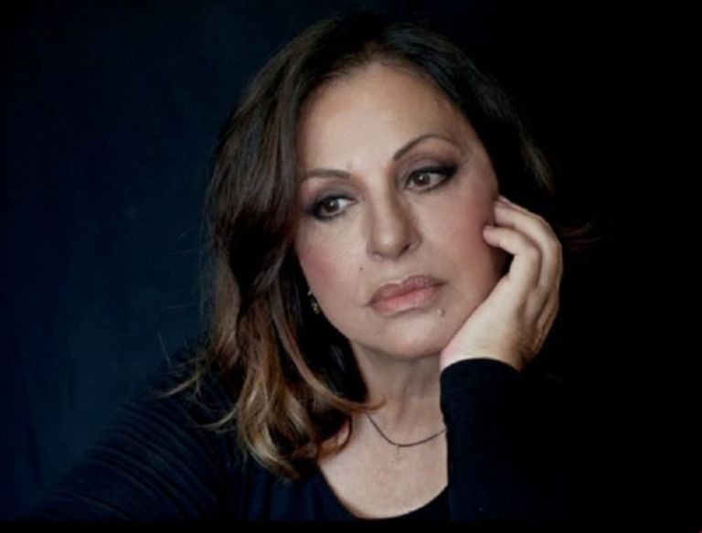 Χαρούλα Αλεξίου: Πρωταγωνίστρια στη νέα σειρά του Χριστόφορου Παπακαλιάτη