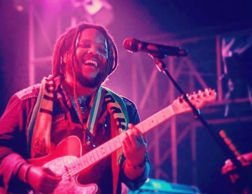 Ο Ζίγκι Μάρλεϊ τραγουδά για την Ημέρα της Γης