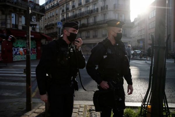 Γαλλία : Ερευνα για συμμετοχή υπουργών σε πολυτελή και παράνομα δείπνα