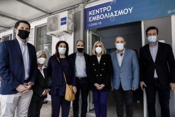 Γεννηματά: Το εμβόλιο είναι δικαίωμα στη ζωή – Αιχμές από ΚΙΝΑΛ κατά Τσίπρα