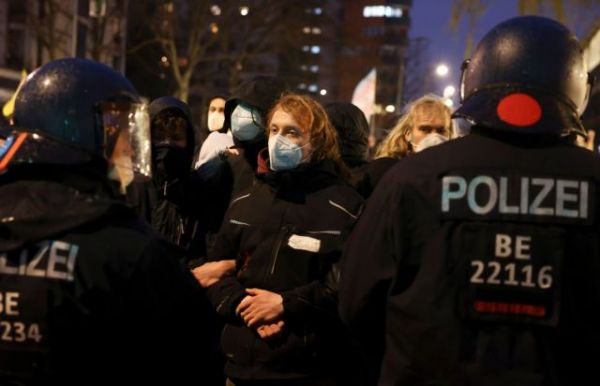 Γερμανία : Αυστηρότερα μέτρα για την πανδημία ζητεί το 43%