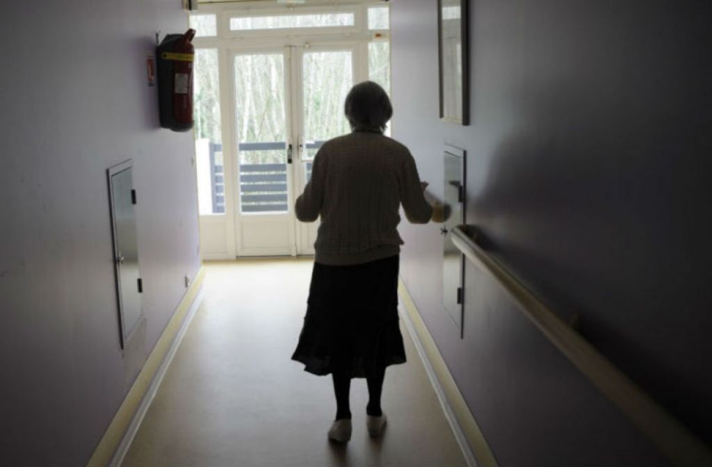 Γηροκομείο στα Χανιά: Νέα ανατριχιαστική μαρτυρία – «Άφησαν τη μητέρα μου τρεις μέρες να πεθαίνει»