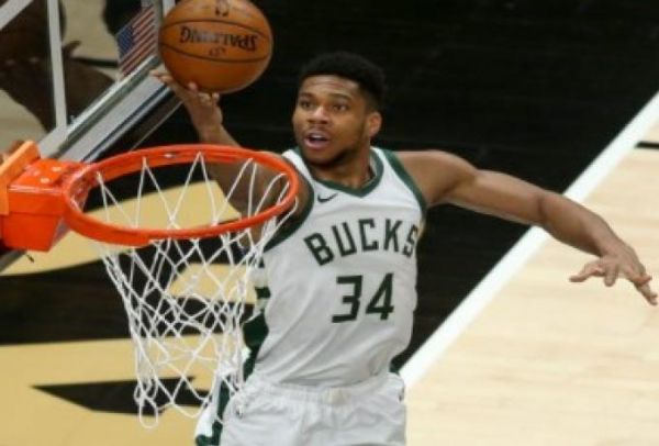 NBA : Οι καλύτερες στιγμές του Αντετοκούνμπο απέναντι στο Μέμφις