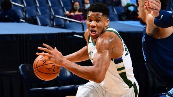 NBA : Άγγιξε το triple double ο Γιάννης, αλλά αυτό δεν ήταν αρκετό για τους Μπακς
