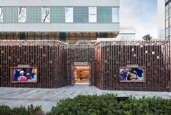Εντυπωσιάζει η πρώτη ανεξάρτητη μπουτίκ Hermès στο Τόκιο