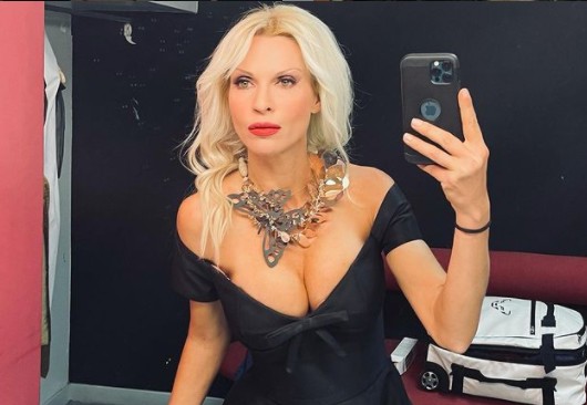 Ασημίνα Ιγγλέζου: Ο σύζυγός μου είναι άνετος με τις σέξι φωτογραφίες