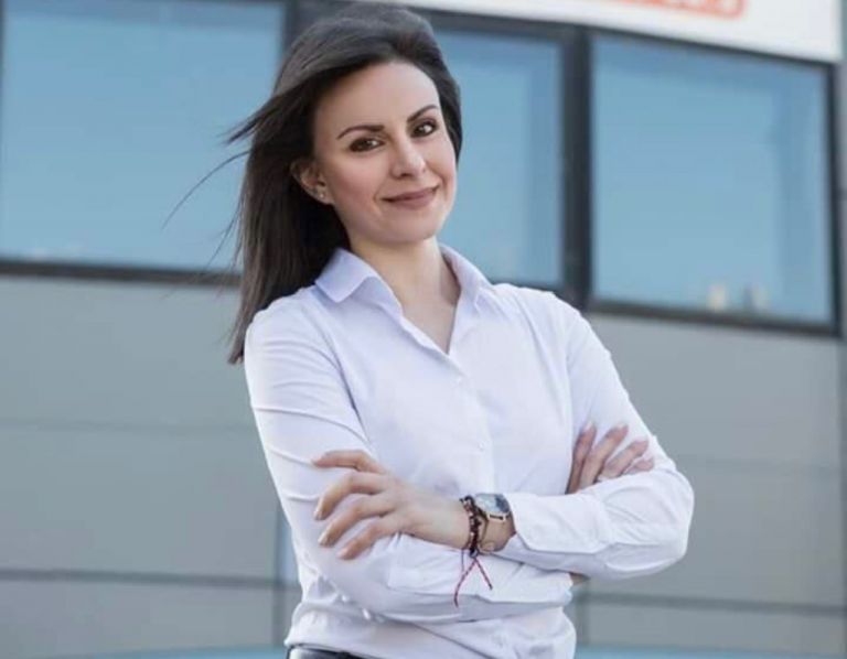 Νίκη Αραμπατζή: Ο Αθήνα 9,84 στηρίζει τον πολιτισμό – Θέατρο και συναυλίες στο ραδιόφωνο