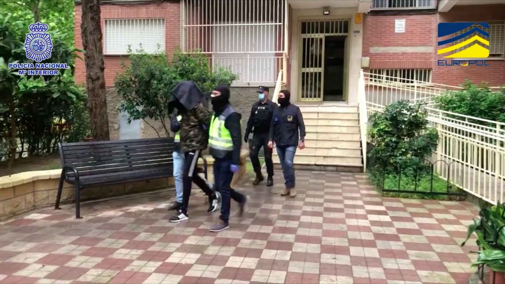 Ισπανία: Συλλήψεις για ενθάρρυνση τρομοκρατικών ενεργειών στη Γαλλία (βίντεο)