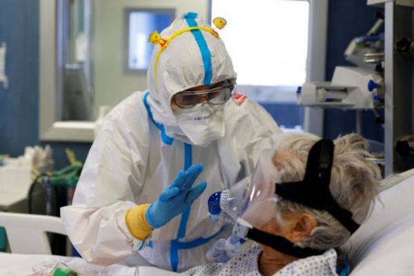 Ιταλία : Στα ύψη κρούσματα και νεκροί