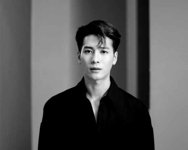 Ο Τζάκσον Γουάνγκ σε μικρού μήκους ταινία για την 13η Μπιενάλε της Σαγκάης