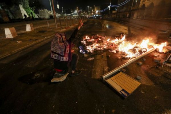 «Βράζει» η Παλαιστίνη: Ρουκέτες κατά του Ισραήλ και βίαιες συγκρούσεις – «Εντονη ανησυχία» ΗΠΑ (βίντεο)