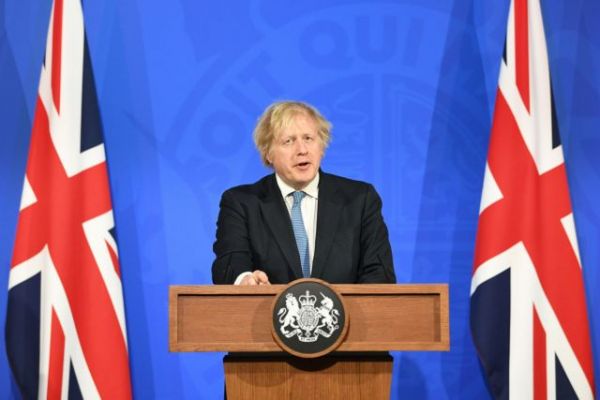 Τζόνσον : Ανησυχώ για τις στρατιωτικές δραστηριότητες της Ρωσίας στα σύνορα με την Ουκρανία