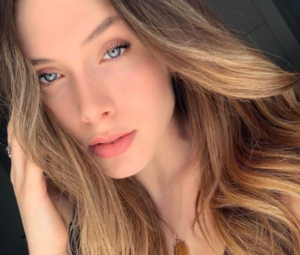 Αφροδίτη Λιάντου: H κούκλα κόρη της Εβελίνας Παπούλια στη νέα σειρά του Ανδρέα Γεωργίου