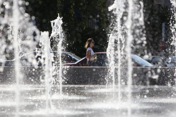 Καιρός Πάσχα: Θερμοκρασίες ρεκόρ Μεγάλο Σάββατο και Κυριακή του Πάσχα – 35άρια σήμερα [Χάρτες]