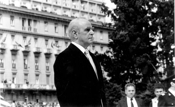 Κωνσταντίνος Καραμανλής: Η έξοδος της Ελλάδας από την αιώνια μοναξιά