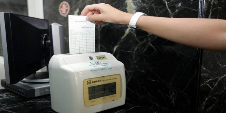 Τι αλλάζει σε άδειες, αποζημιώσεις, τηλεργασία, Κυριακές, συνδικαλιστικό νόμο