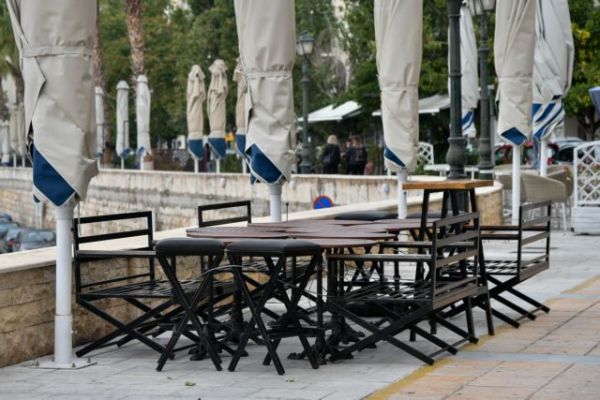 Εστίαση: Πώς θα ανοίξει – Πόσα άτομα θα κάθονται στα τραπέζια