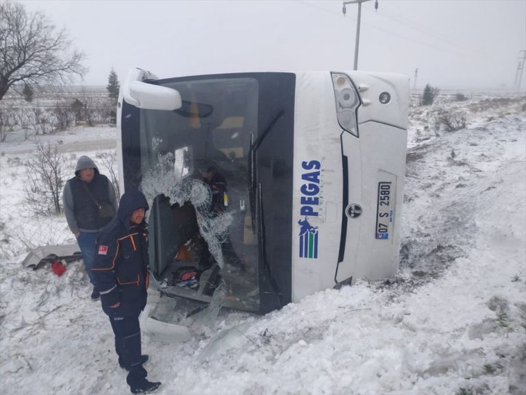 Τουρκία : Δυστύχημα σε ανατροπή τουριστικού λεωφορείου – Ένας νεκρός και 26 τραυματίες
