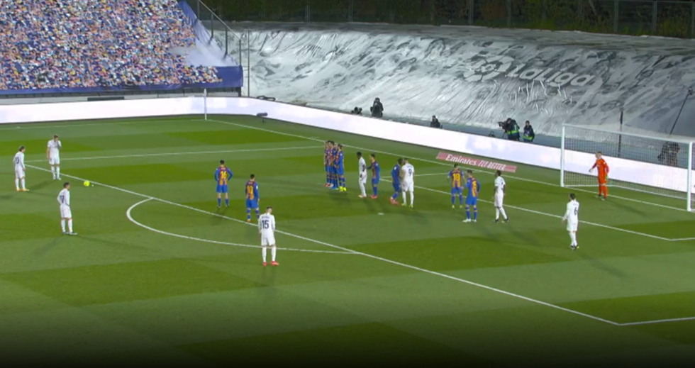 Ρεάλ Μαδρίτης – Μπαρτσελόνα : Διπλή κόντρα μετά από φάουλ του Κρόος και 2-0 (vid)