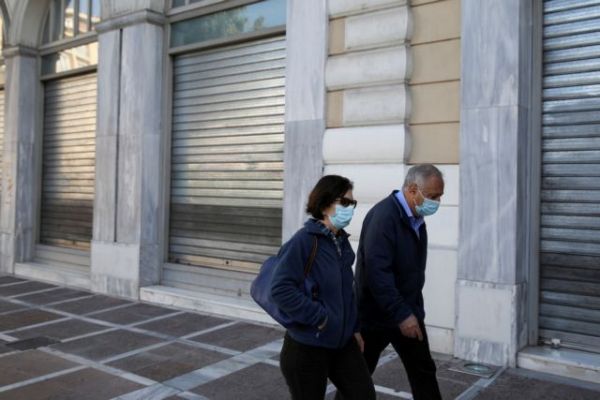 Παγώνη : Πάσχα μόνο με την οικογένειά μας – Ανάσταση με διπλές μάσκες και 10 μέτρα απόσταση