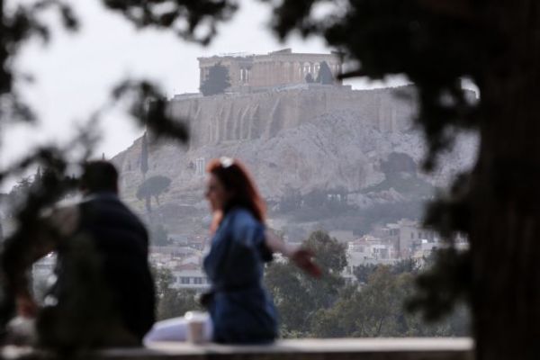 Τζανάκης: Πρόβλεψη για 2.000 με 2.200 κρούσματα μετά την Κυριακή του Θωμά