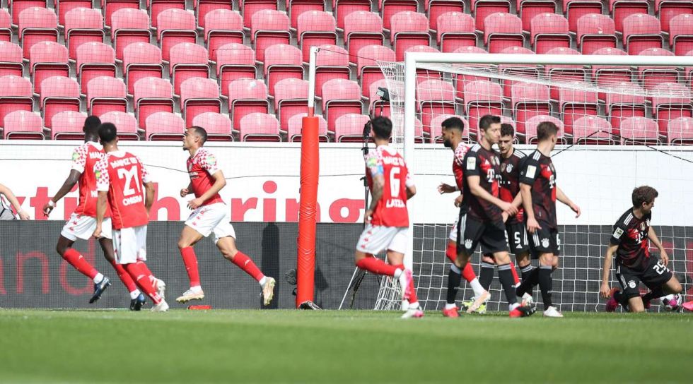 Ήττα και αναβολή στέψης για την Μπάγερν (2-1), βλέπει… αστέρια η Ντόρτμουντ (0-2)