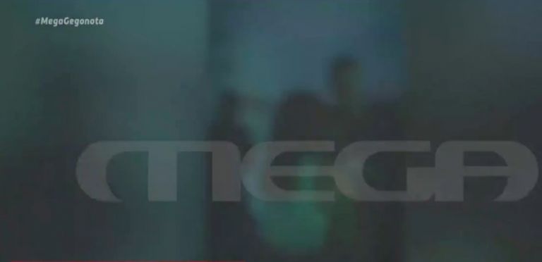 Αποκλειστικό βίντεο MEGA: «Κορονοπάρτι» σε σπίτι στο κέντρο της Αθήνας