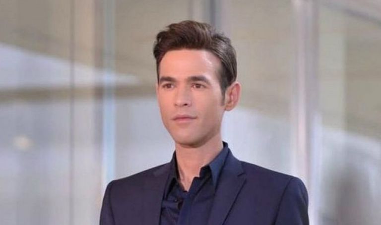 Μένιος Φουρθιώτης : Στη Δικαιοσύνη η υπόθεση του παρουσιαστή – Απαντήσεις Χρυσοχοϊδη για την αστυνομική συνοδεία