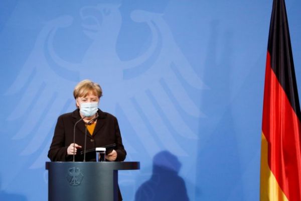 Κίνδυνος πολιτικής παράλυσης στη Γερμανία από τις διαμάχες στο CDU
