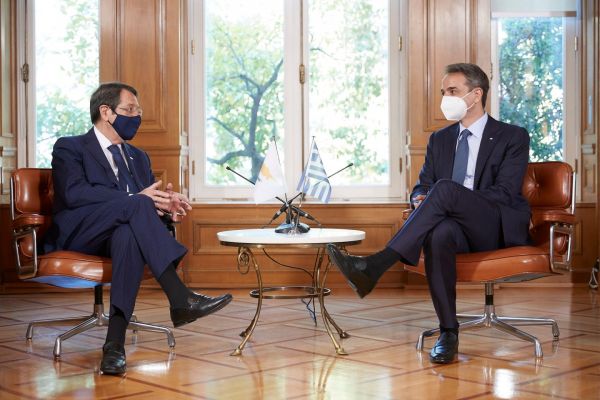 Συνάντηση Μητσοτάκη – Αναστασιάδη για Κυπριακό : Να βρεθεί τρόπος ώστε να αισθανθούν ασφάλεια οι δύο κοινότητες