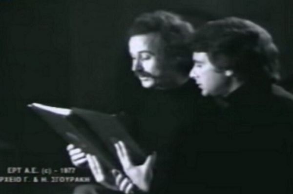 Ρίγη συγκίνησης: «Η Ζωή εν τάφω» από τον Μανώλη Μητσιά και τον Νίκο Ξυλούρη