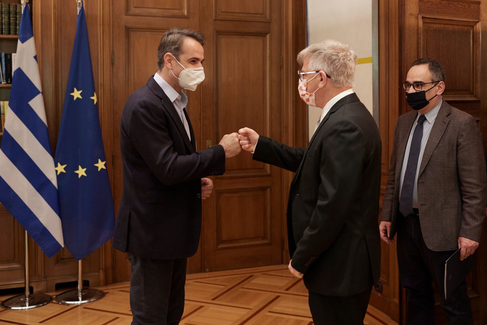 Κοροναϊός: Η συνάντηση Μητσοτάκη με Αρμπέρ για το ισραηλινό φάρμακο