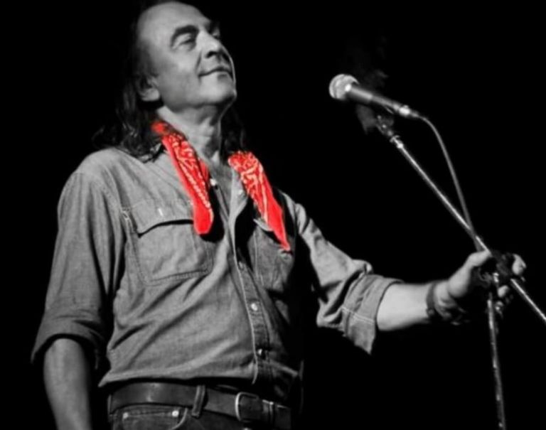 Νίκος Παπάζογλου: Η «εκδίκηση της γυφτιάς» είχε τη δική της φωνή